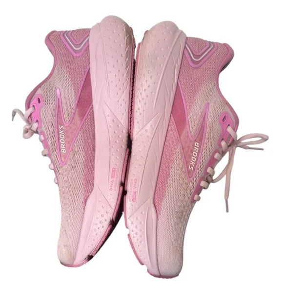 Beautiful pink Brooks Glycerin 21 Pink Running Shoes size 8.5