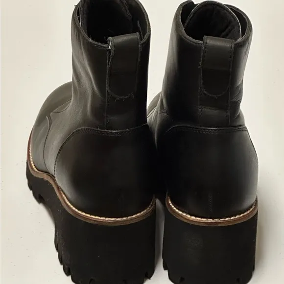 Blondo Drew Black Leather Ankle Boots Womens Waterproof Front Zip NWOB