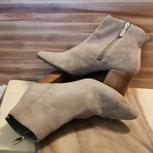 BLONDO STYLE TASEL WOMAN'S 9.0 BIG BLOCK HEELS  WATERPROOF RAIN/SHINE GUC TAN