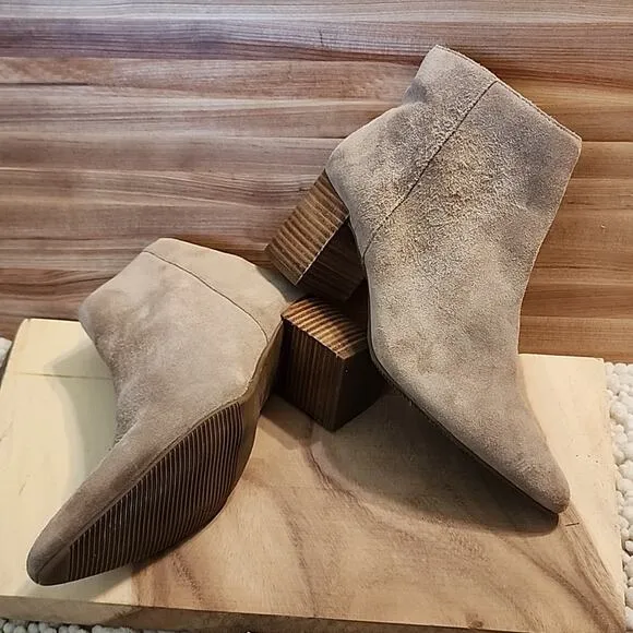 BLONDO STYLE TASEL WOMAN'S 9.0 BIG BLOCK HEELS  WATERPROOF RAIN/SHINE GUC TAN