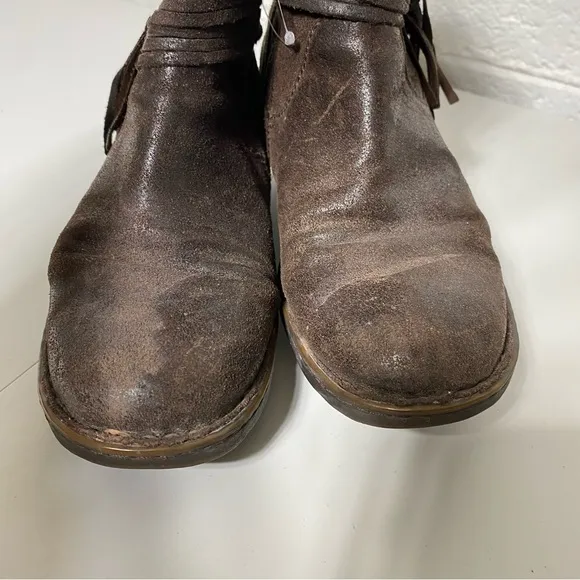 Born Leather Suede Fringe Cross Western Ankle Bootie Women’s 8 R Distressed EUC
