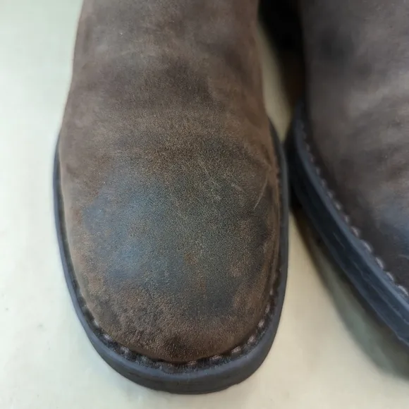 Born men's &quot;Pike&quot; sz 11.5 brown distressed Suede lug sole waterproof pull on  ha