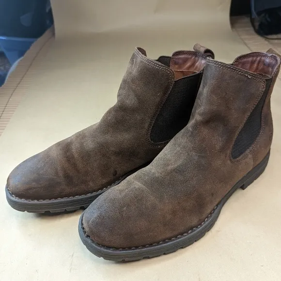 Born men's &quot;Pike&quot; sz 11.5 brown distressed Suede lug sole waterproof pull on  ha