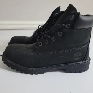 Boys 6&quot; Waterproof Black Timberland Boots