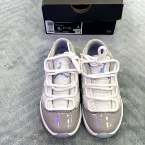 Brand new Jordan’s like for a five years old boy