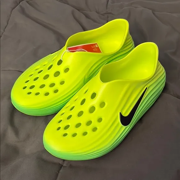 *BRAND NEW* Nike Reactx Rejuven8 Grinch Neon Green Slip-On Slides