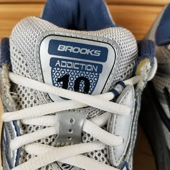 Brooks Addiction 10th Edition Mens 9 M Gray Blue Running Shoes Lace-up Sneakers