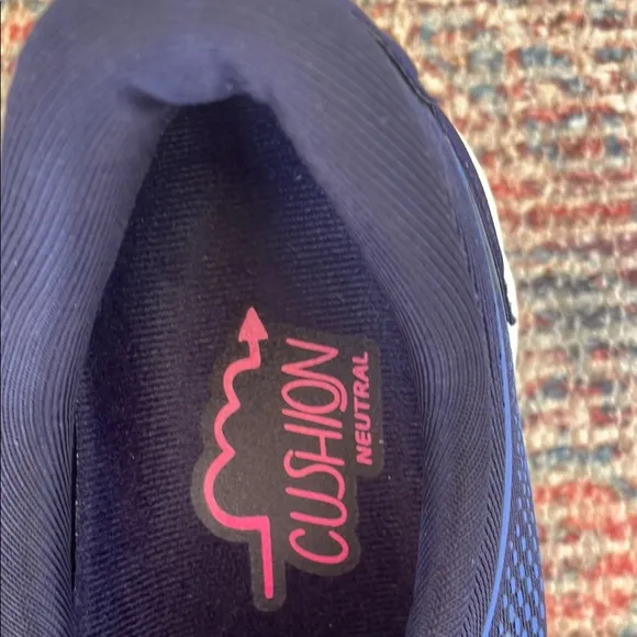 Brooks Trace 2 Womens running shoes size 8