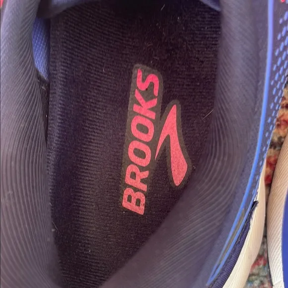 Brooks Trace 2 Womens running shoes size 8