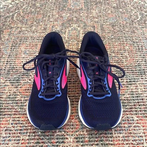 Brooks Trace 2 Womens running shoes size 8