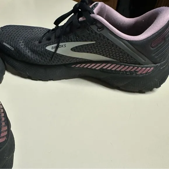 Brooks Womens Running Adrenaline GTS Athletic Shoes Size 8.5 Black Purple