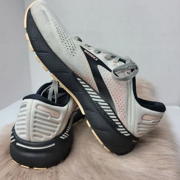 Brooks Womens Adrenaline GTS 22 Running Shoe Gray(missing insole) Size 9