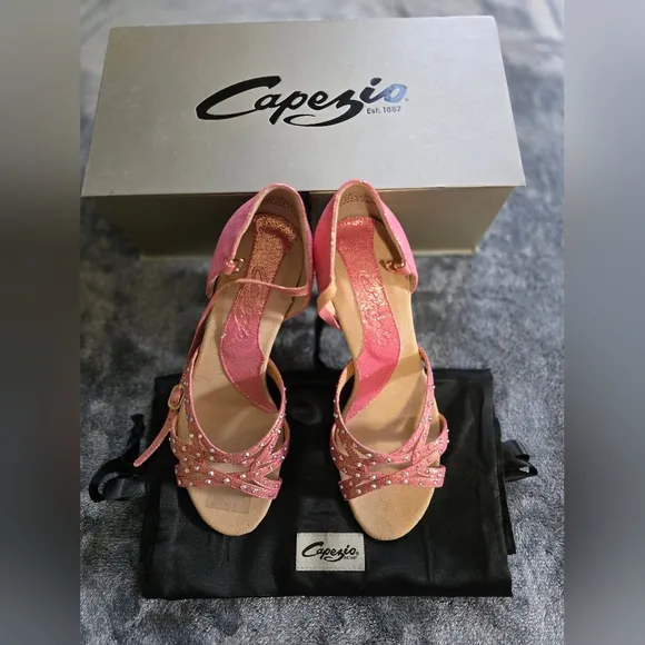 Capezio Ballroom Dance Shoes Sz 7.5 NWOT