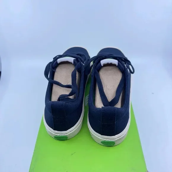 Cariuma Unisex Oca Low Canvas Sneaker Casual Shoes Lace-Up Navy Blue Size 5.5/7