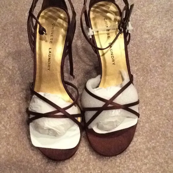 Chinese laundry bronze shoes, 9m