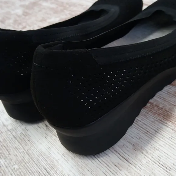Clark's Cloudsteppers Soft Cushion Slip On Shoes