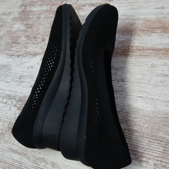 Clark's Cloudsteppers Soft Cushion Slip On Shoes