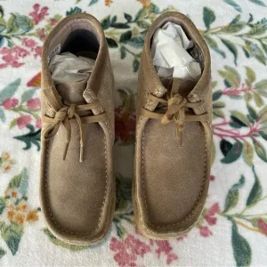 Clarks Men’s Stinson Hi Wallabee Boot Taupe Distressed Suede Leather Sz9