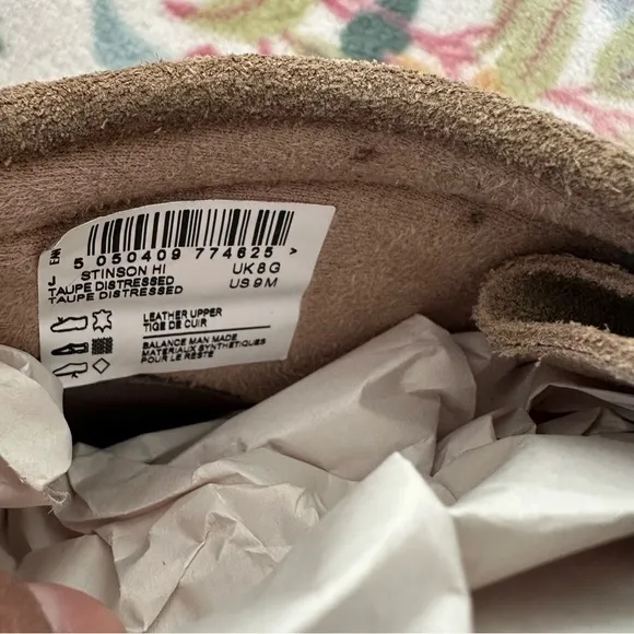 Clarks Men’s Stinson Hi Wallabee Boot Taupe Distressed Suede Leather Sz9