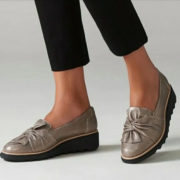 Clarks Sharon Dasher Pewter Suede Loafers Knotted Size 10 Bin15