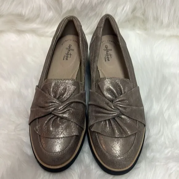 Clarks Sharon Dasher Pewter Suede Loafers Knotted Size 10 Bin15