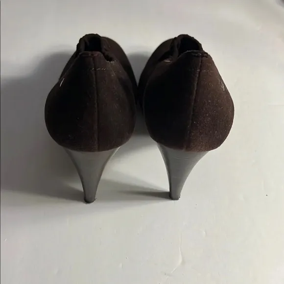 Coach Women's Brown Suede Pumps
