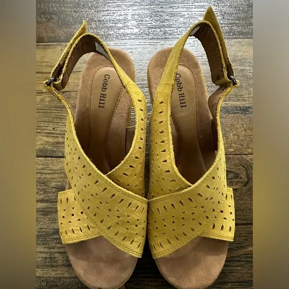COBB HILL Janna Yellow Slingback Sandals Shoes Size 7 EUC