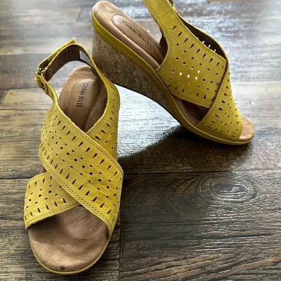COBB HILL Janna Yellow Slingback Sandals Shoes Size 7 EUC