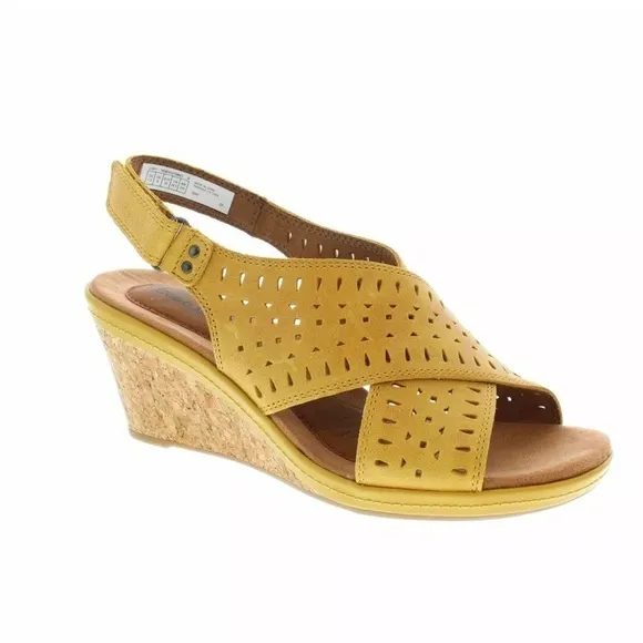 COBB HILL Janna Yellow Slingback Sandals Shoes Size 7 EUC