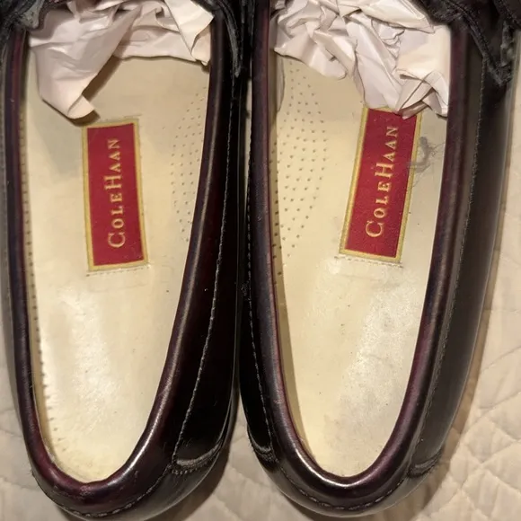 🌹COLE HAAN DEEP BROWN BURGUNDY PINCH BUCKLE LOAFERS