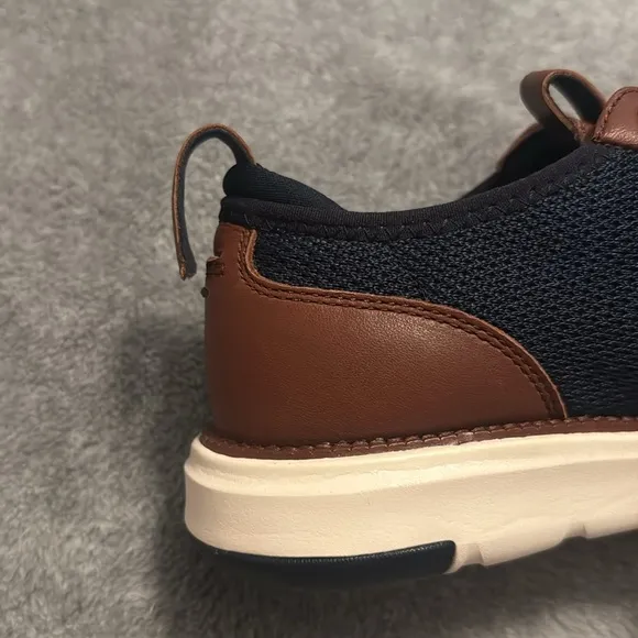 Cole Haan Grand Atlantic Knit Sneaker navy/brown size 9
