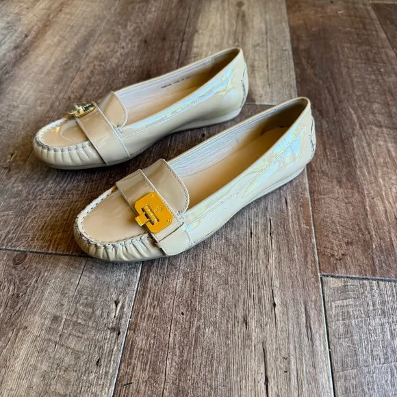 Cole Haan nude patent leather Tali lock loafers size 7.5 B