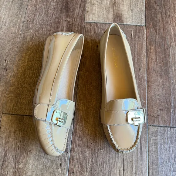 Cole Haan nude patent leather Tali lock loafers size 7.5 B