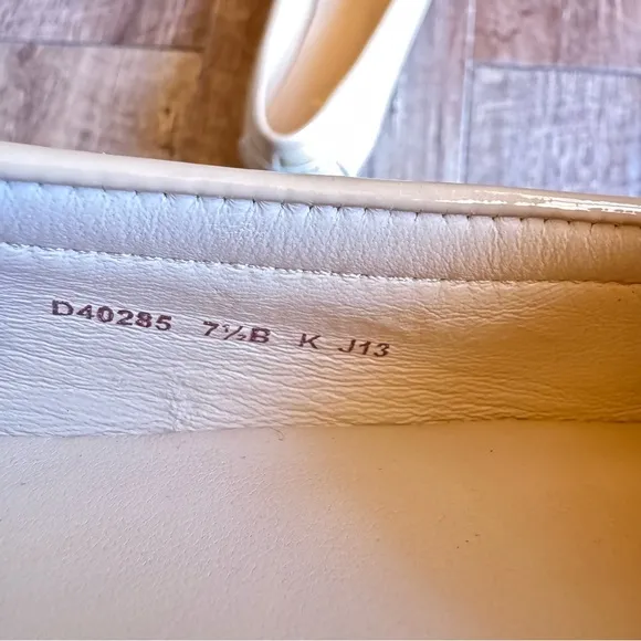 Cole Haan nude patent leather Tali lock loafers size 7.5 B