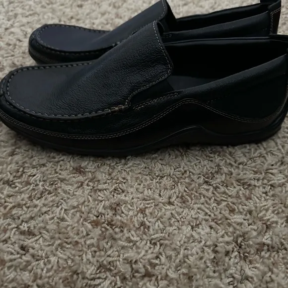 Cole Hassan Men's Black Leather Loafers size 11/ NWOT