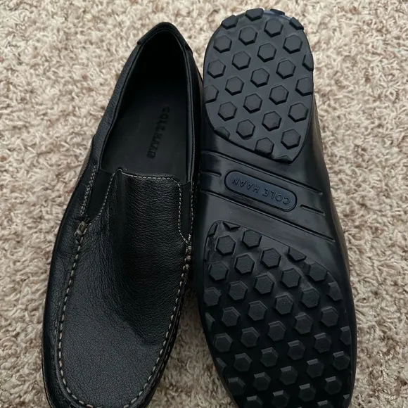 Cole Hassan Men's Black Leather Loafers size 11/ NWOT