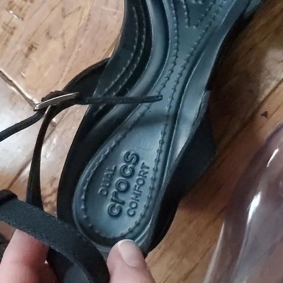 Crocs Leight ll Cross Strap Ankle Wedge shoes
