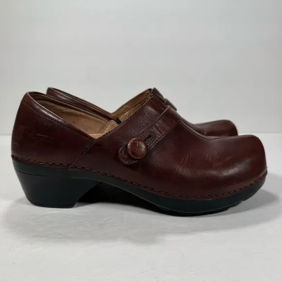 Dansko Solstice Brown Leather Slip On Clogs Women Size 8
