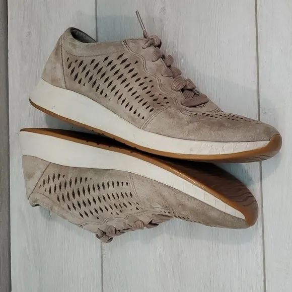 Dansko Women Charlie Suede Lace Up Low Top Comfort Sneakers shoes sz 39/8.5-9
