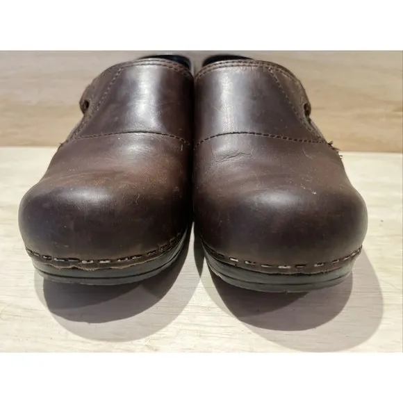 Dansko Womens Brown Leather Clogs Shoes Slip on Size 37 or 6.5 to 7