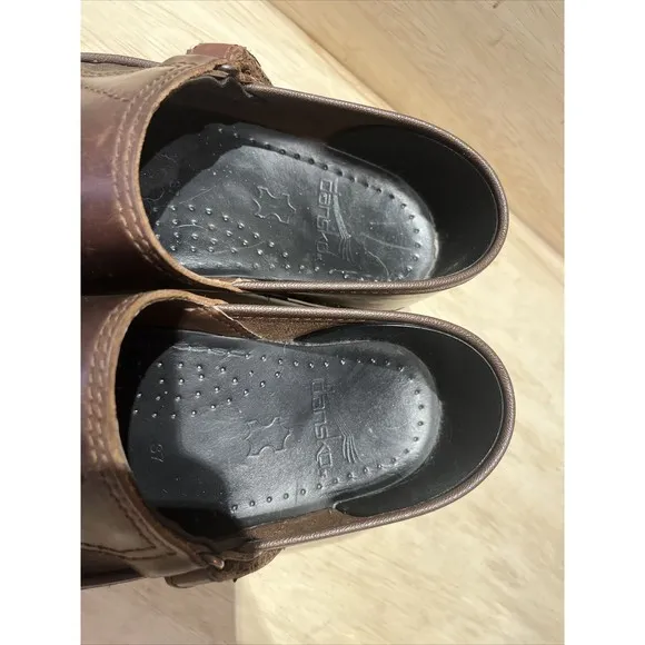 Dansko Womens Brown Leather Clogs Shoes Slip on Size 37 or 6.5 to 7