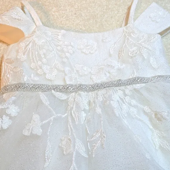 David's Bridal Sparkle Organza Flower Girl Dress w/Applique Solid Ivory Size 3