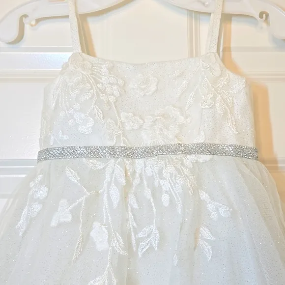David's Bridal Sparkle Organza Flower Girl Dress w/Applique Solid Ivory Size 3