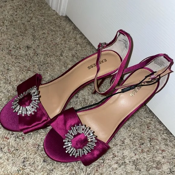 Dazzling sexy Rhinestone Embellished Bow High Heeled shoes