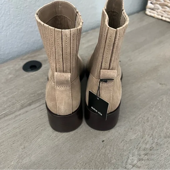 Dolce Vita Linny H2O Boots in Truffle Suede