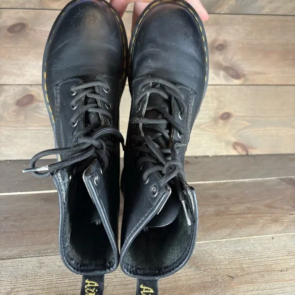dr martens 1460 womens size 8 shoes black leather comfort combat boots