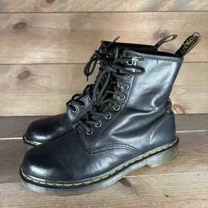 dr martens 1460 womens size 8 shoes black leather comfort combat boots