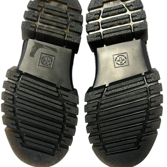 Dr Martens Black Leather womens   Shoes Size 8 new without tag