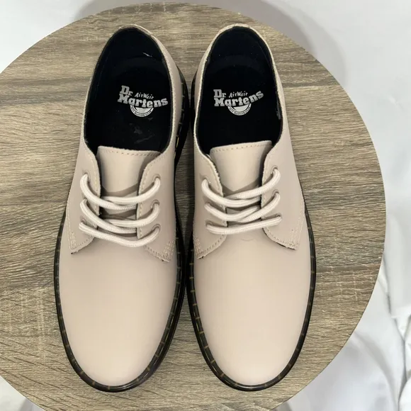 Dr. Martens Zavala Lo Women's 8 Men's 7 Oxford Shoe Doc Taupe Casual Classic