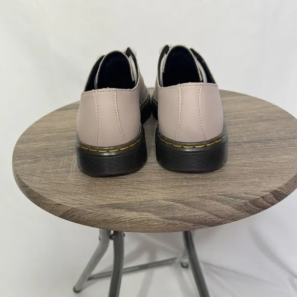 Dr. Martens Zavala Lo Women's 8 Men's 7 Oxford Shoe Doc Taupe Casual Classic